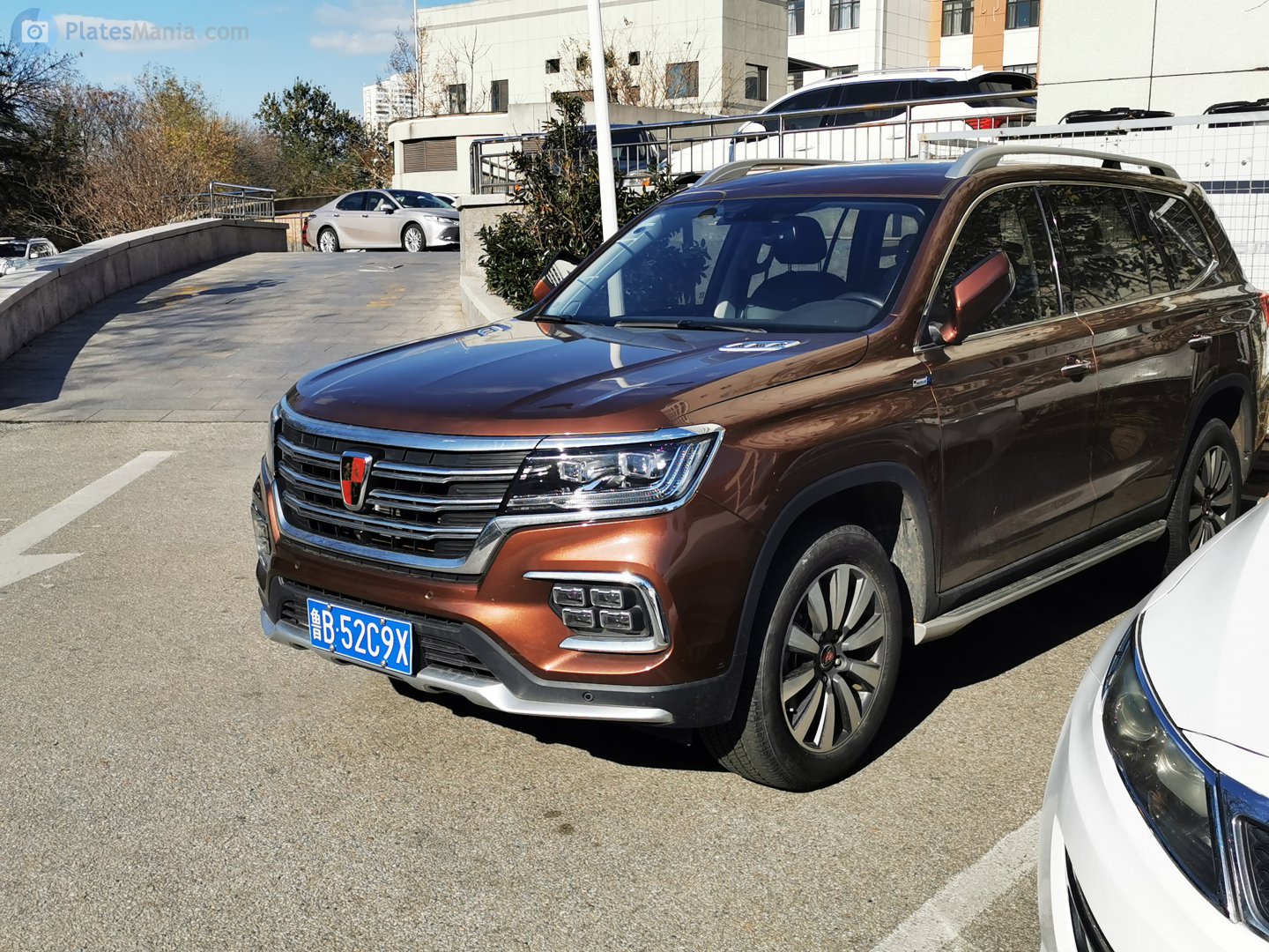 鲁B·52C9X, Roewe RX8 