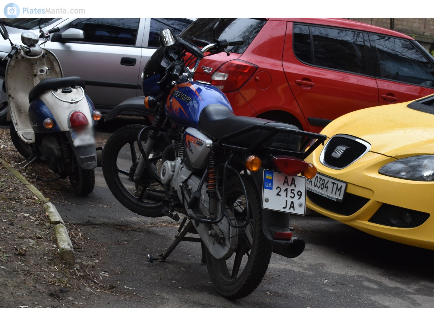 AA 2159 JA, Bajaj Boxer 