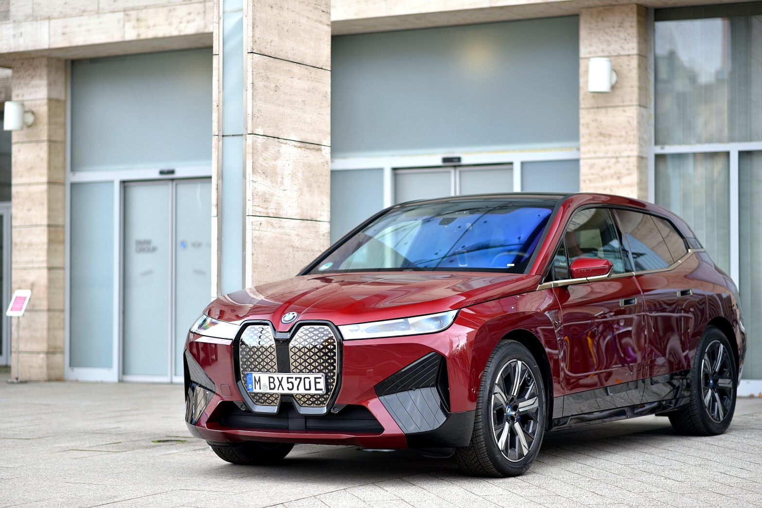 M BX 570 E, BMW iX 1st gen (i20), 2021–