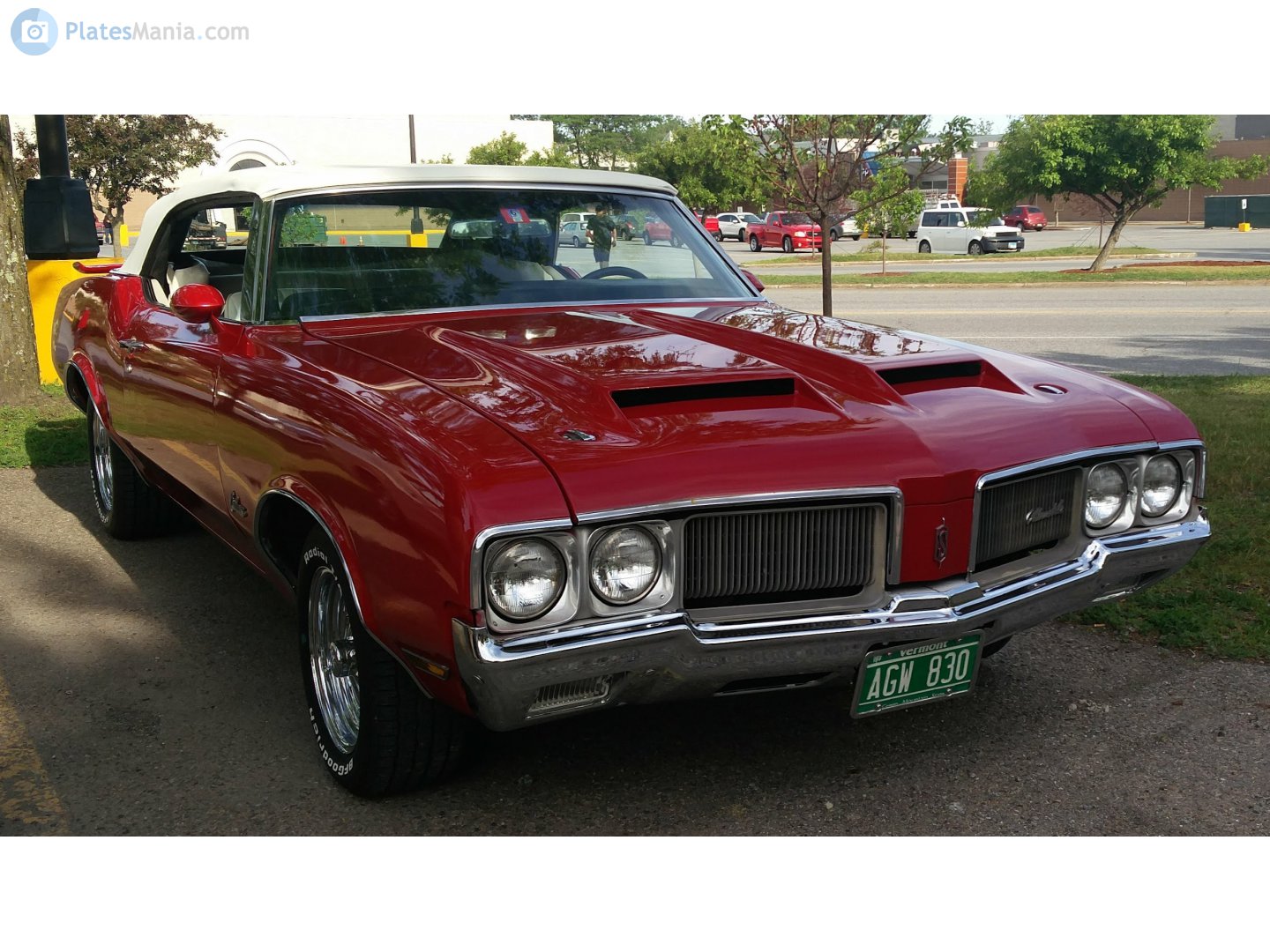 AGW 830, Oldsmobile Cutlass 3rd gen 1970 Supreme Holiday Hardtop Coupe (57), 2nd facelift, 1969–1970