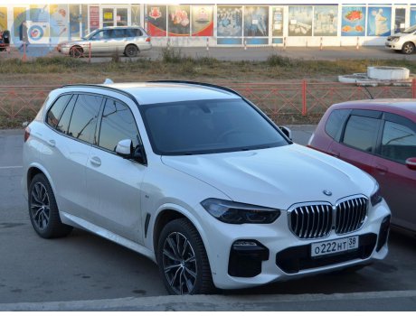 о222нт38, BMW X5