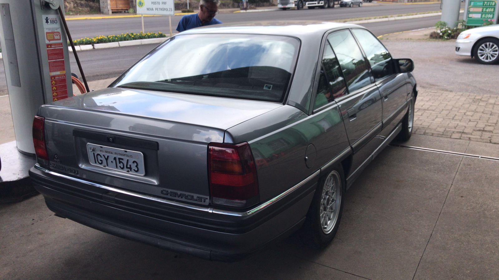 IGY-1543, Chevrolet Omega 1st gen Sedan (A; V-body), 1992–1998