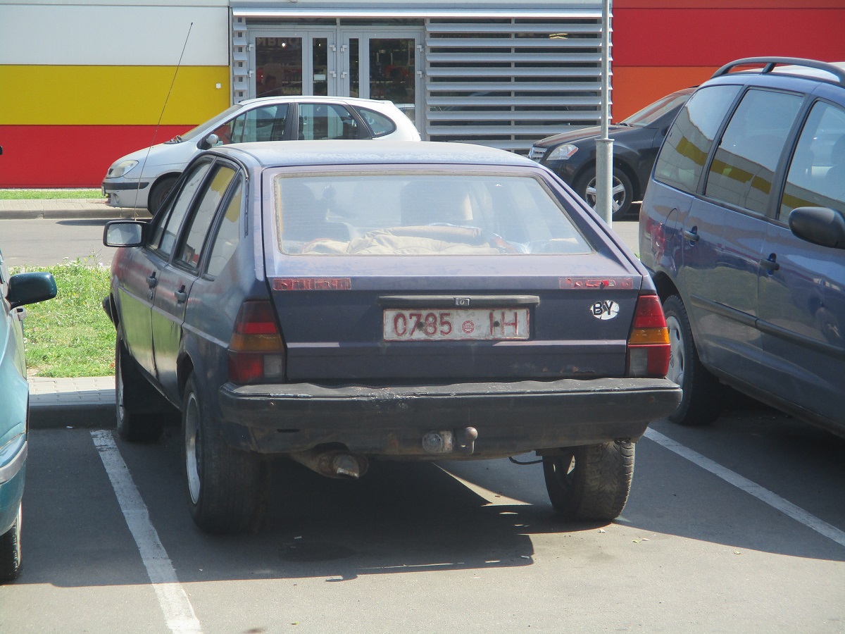 0785 IH, Volkswagen Passat 2nd gen 5-door Hatch (B2; 32B), 1981–1988