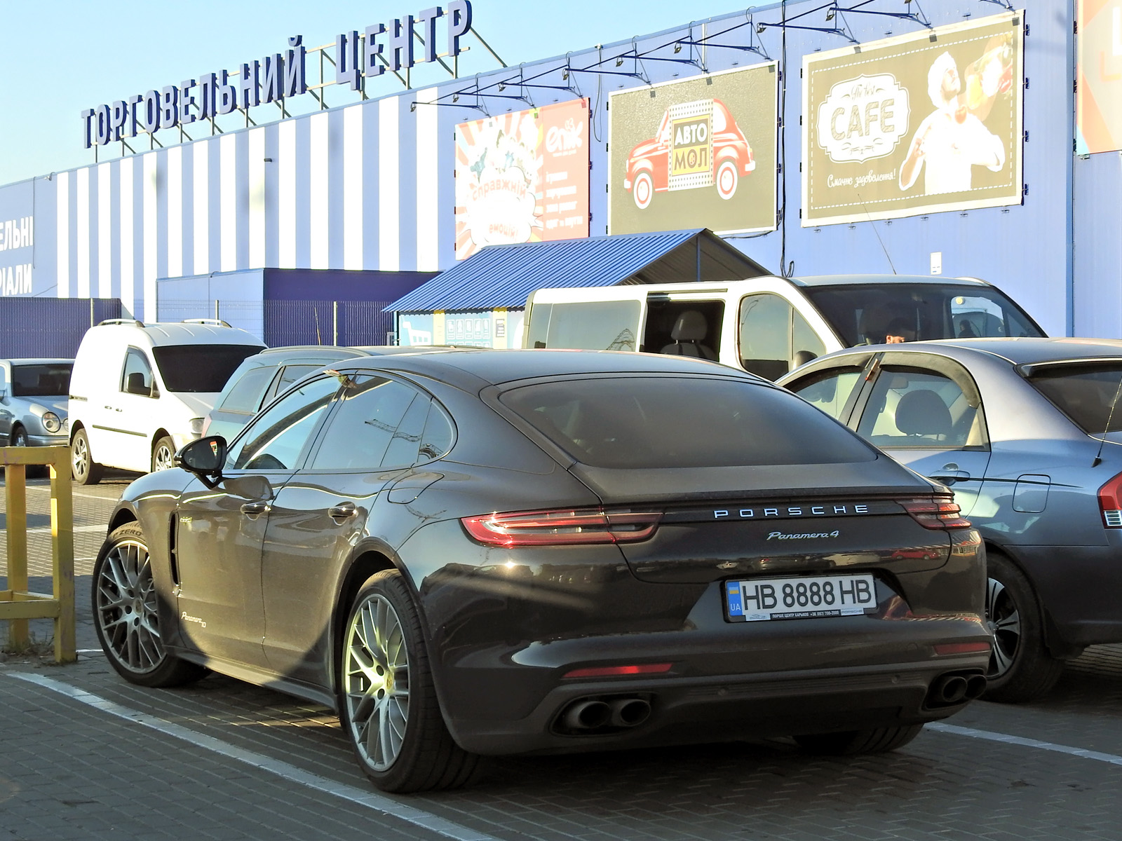 HB 8888 HB, Porsche Panamera 2nd gen Fastback (971), 2016–2023