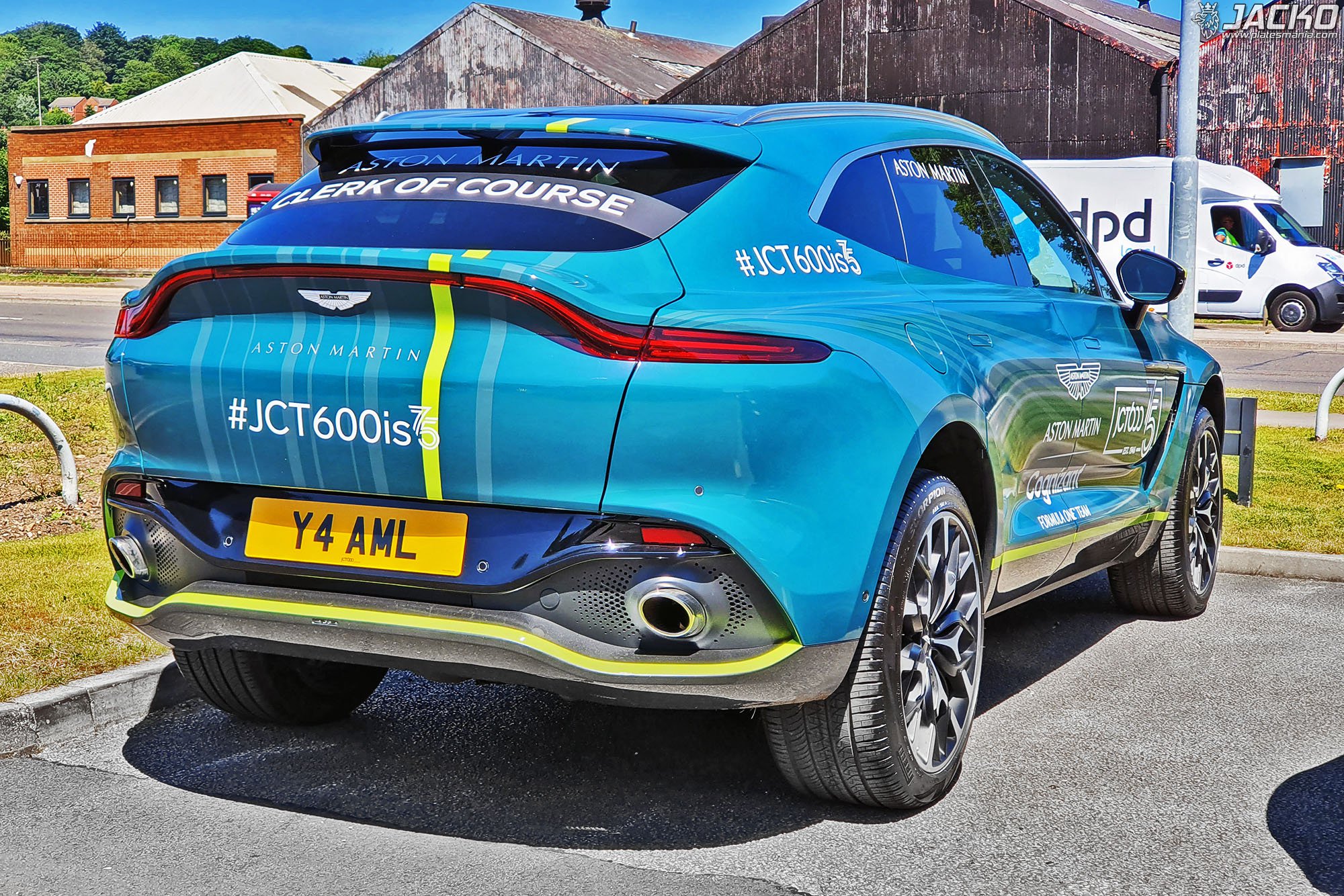 Y4AML, Aston Martin DBX DBX, 2020–2024