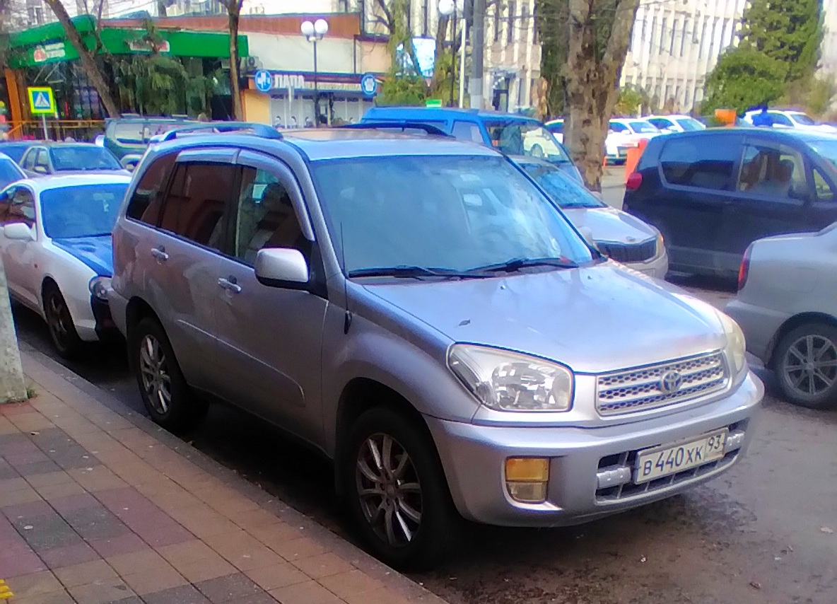 в 440 хк 93, Toyota RAV4 2nd gen 5-door SUV (XA20), 2000–2005