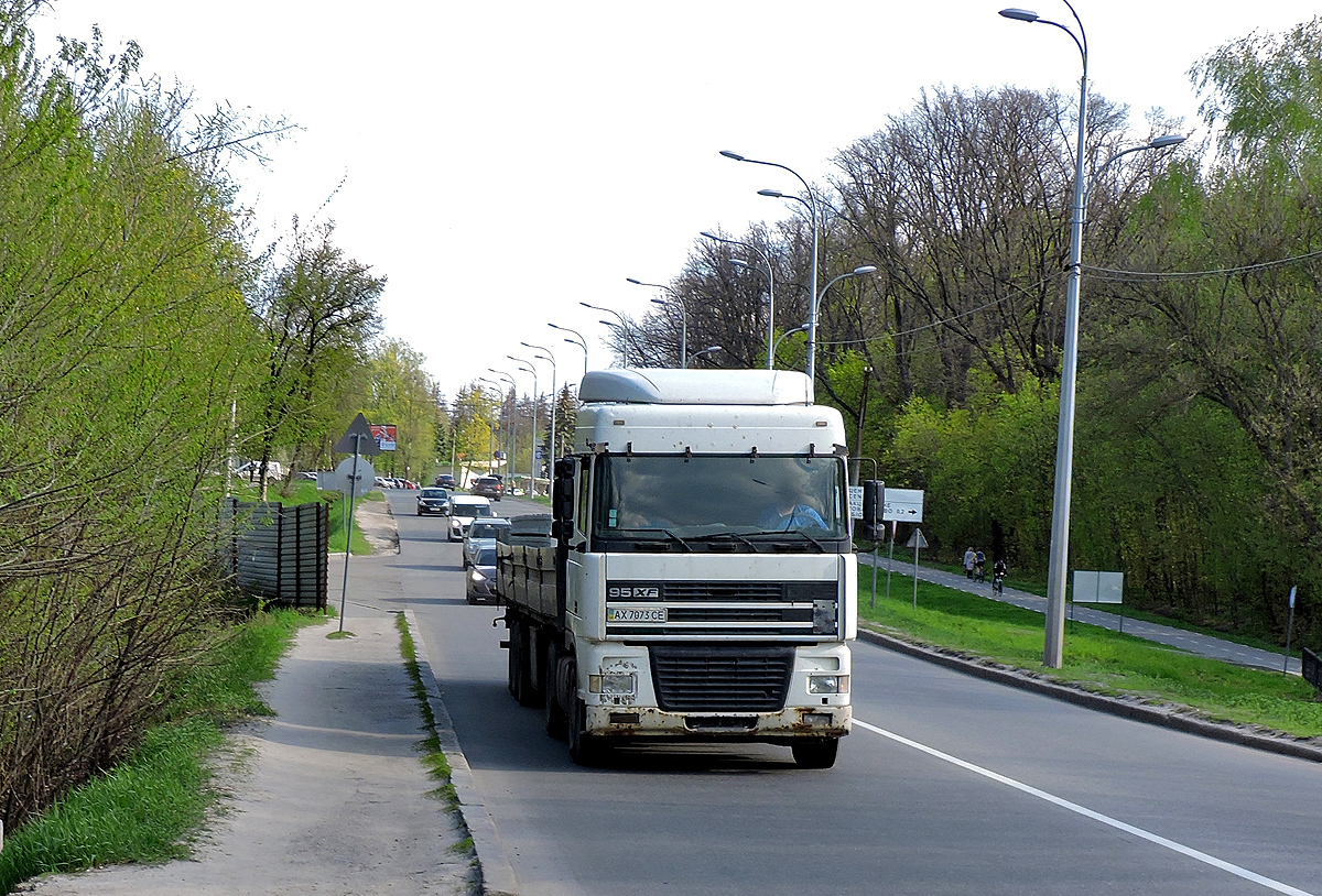 AX 7073 CE, DAF XF 1st gen (95XF), 1997–2002