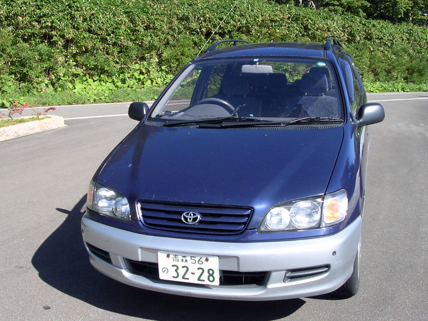 青森 56 の 3228, Toyota Ipsum 1st gen (M10), 1996–2001