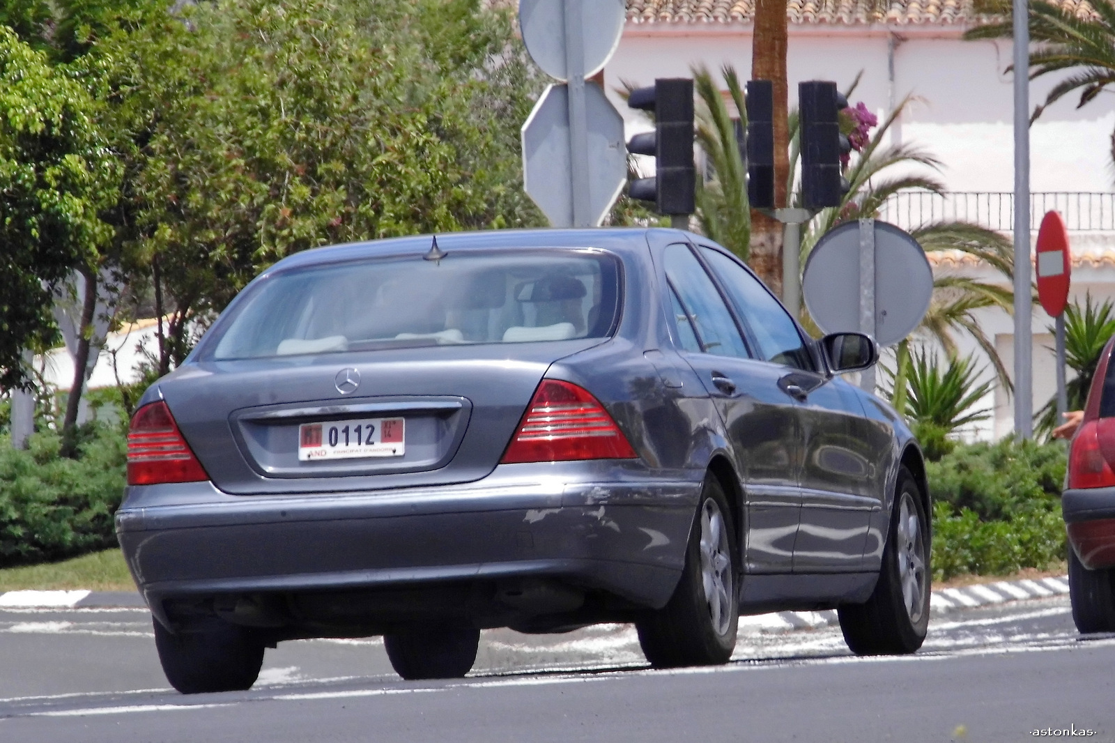 0112, Mercedes-Benz S-Klasse 6th gen (W220/V220), 1998–2005