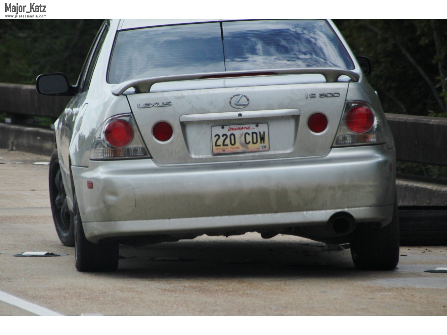 220 CDW, Lexus IS 1st gen Sedan (XE10), 1999–2005