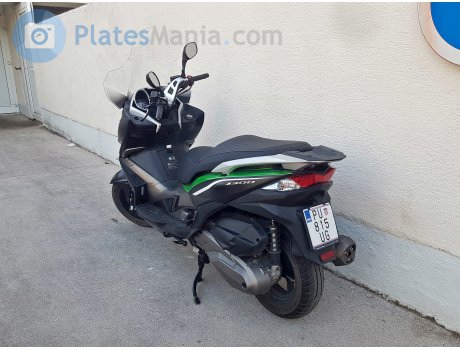 PU 815-UG, Kawasaki J300