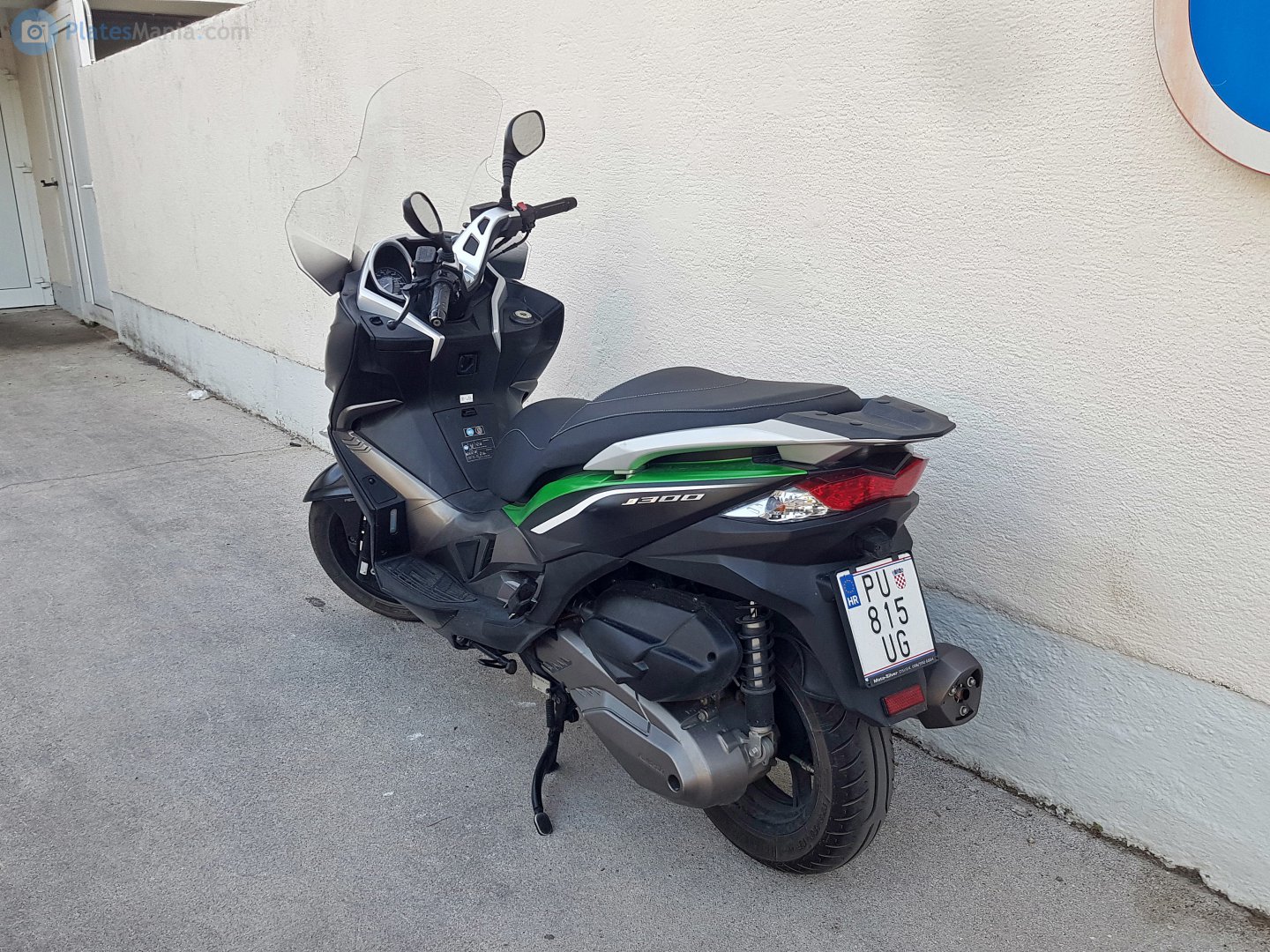 PU 815-UG, Kawasaki J300 