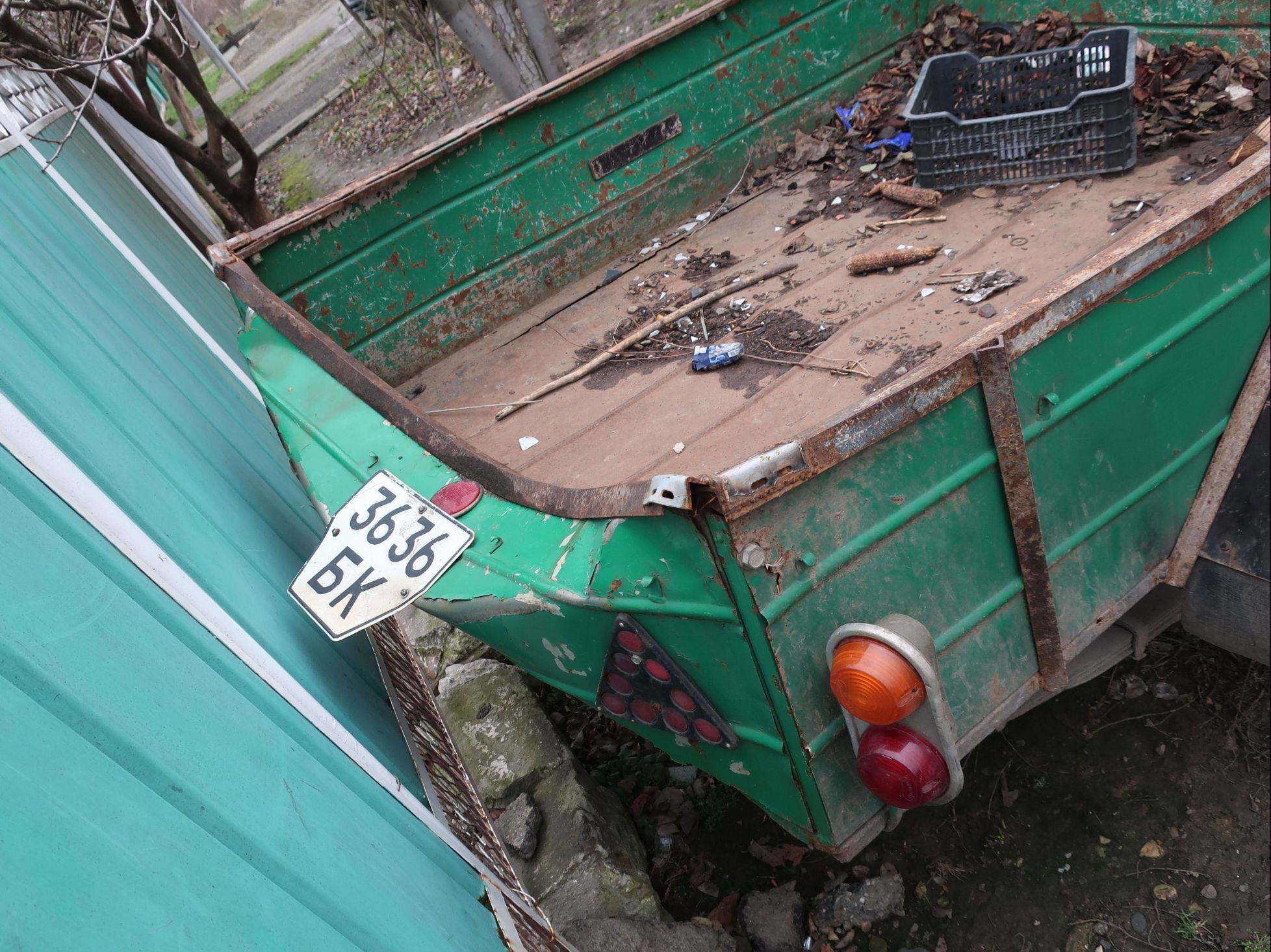 3636 БК, Trailers (1977) 