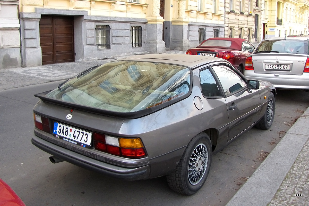 9A8 4773, Porsche 924 1st gen (425), 1976–1988