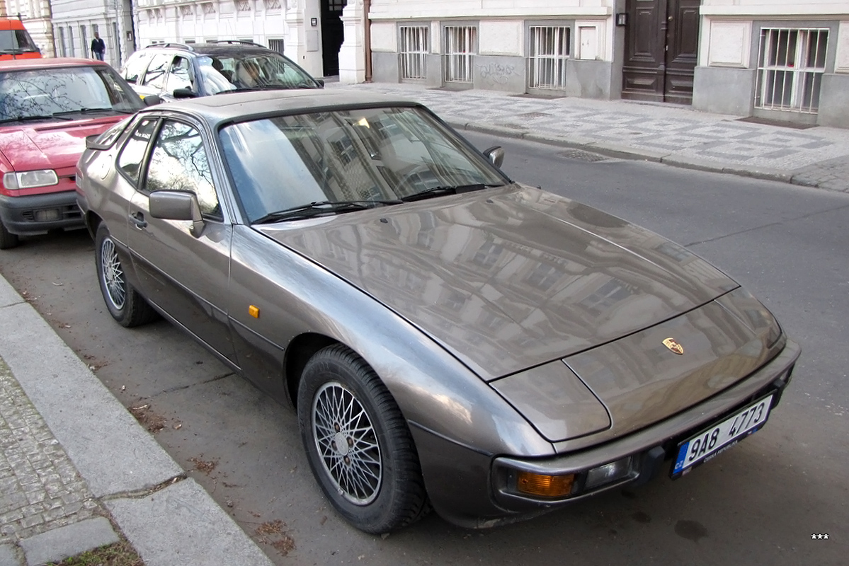 9A8 4773, Porsche 924 1st gen (425), 1976–1988