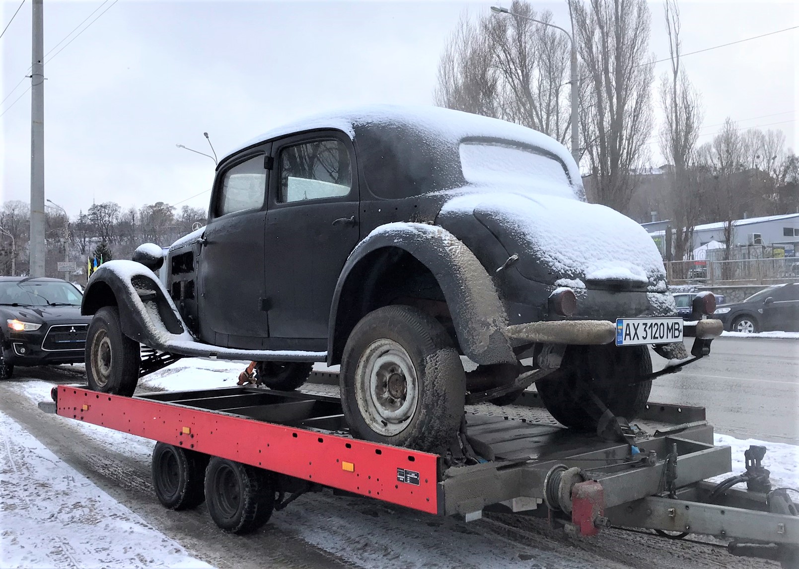 AX 3120 MB, Mercedes-Benz 200/230 