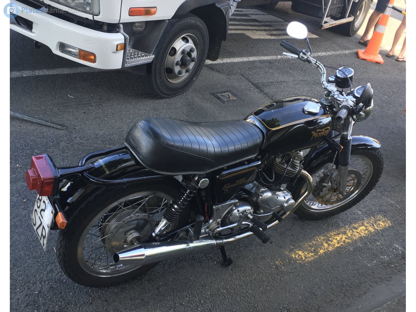 82SZR, Norton Commando 