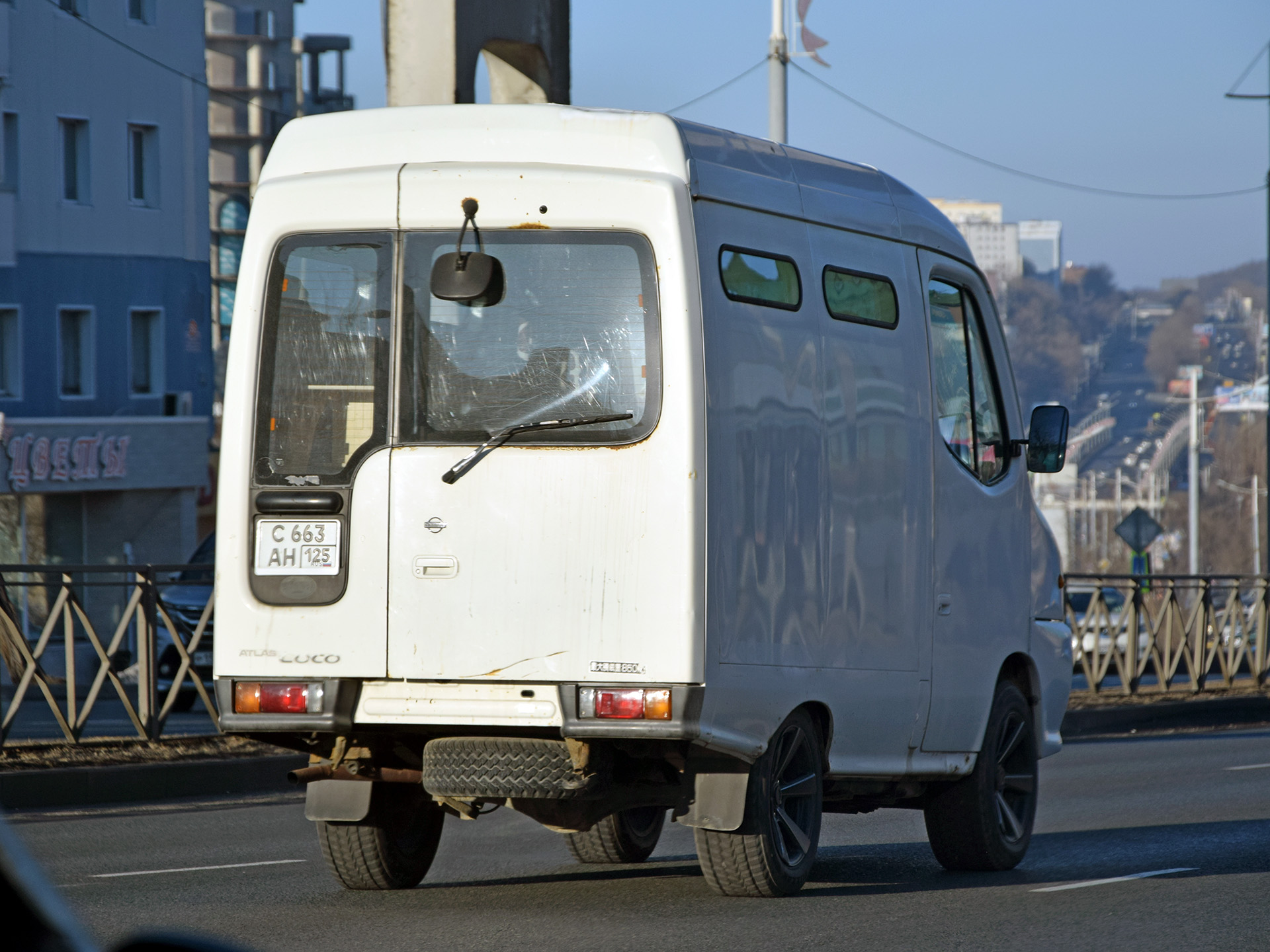 с 663 ан 125, Nissan Atlas 2nd gen Loco Van (F23), 1992–1996