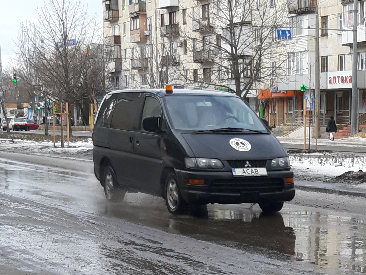 13 ACAB, Mitsubishi Space Gear 