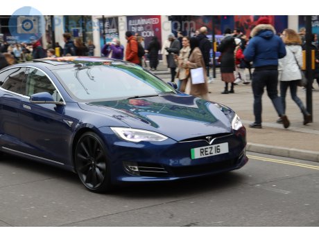 REZ 16, Tesla Model S