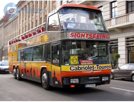 B CM 9933 (04/10), Neoplan Skyliner
