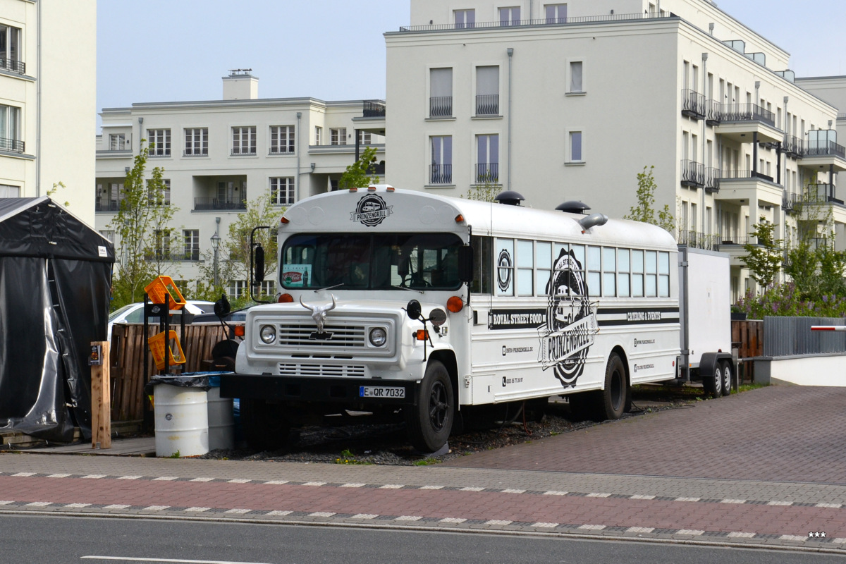 E QR 7032, Chevrolet S-Series 