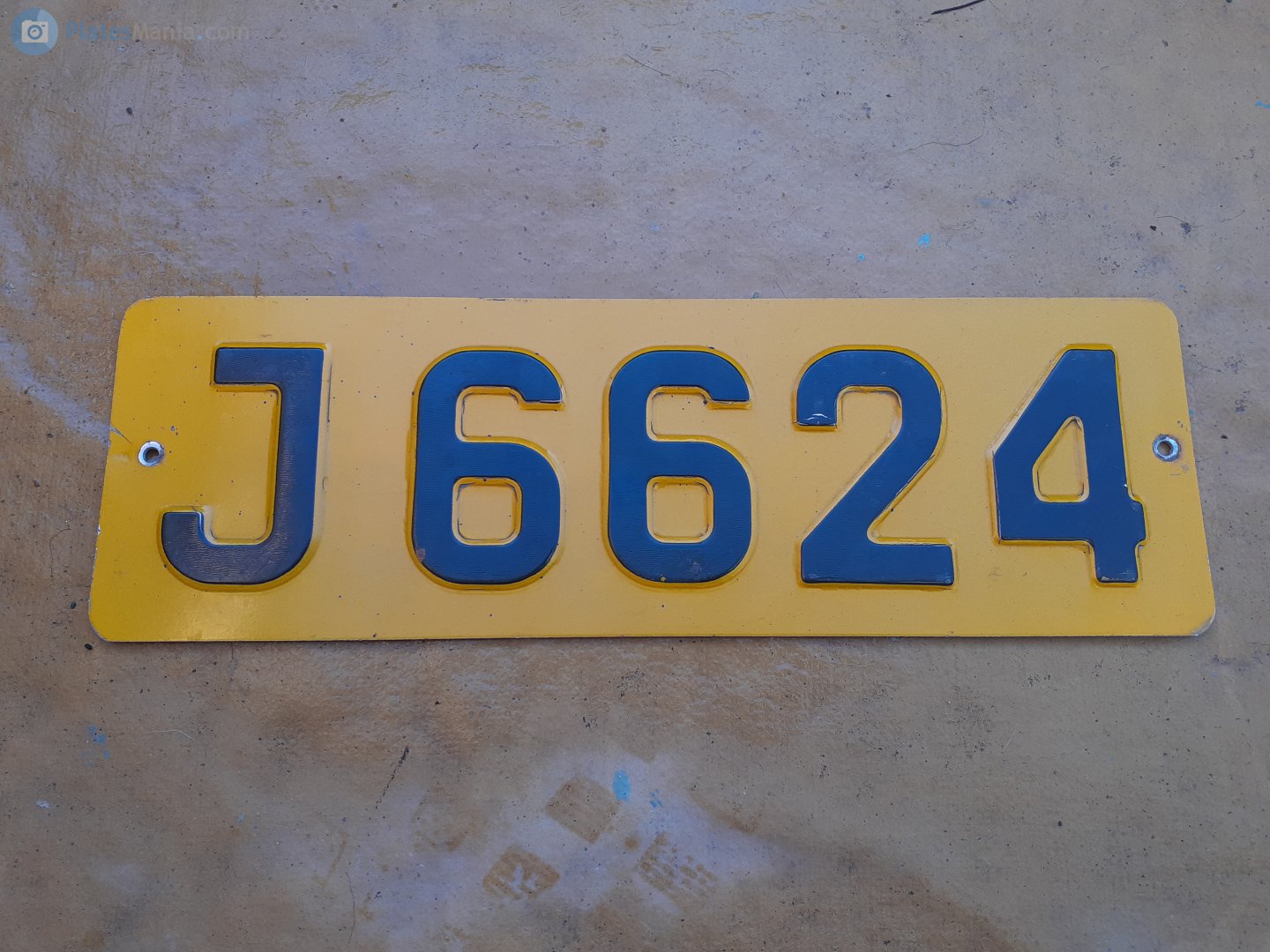 J 6624, License plate without vehicle 