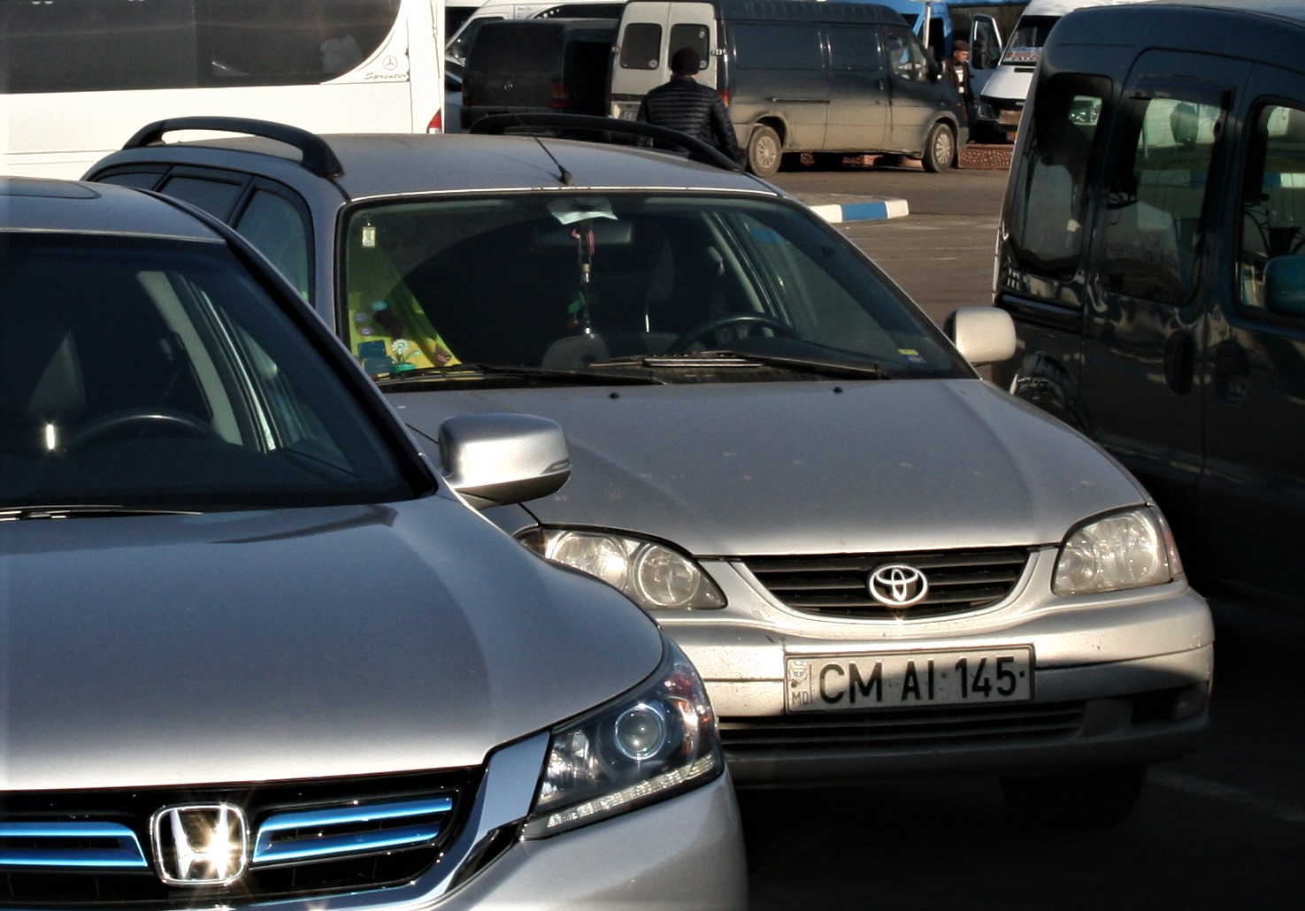 CM AI 145, Toyota Avensis 1st gen Wagon (T220), 1997–2003