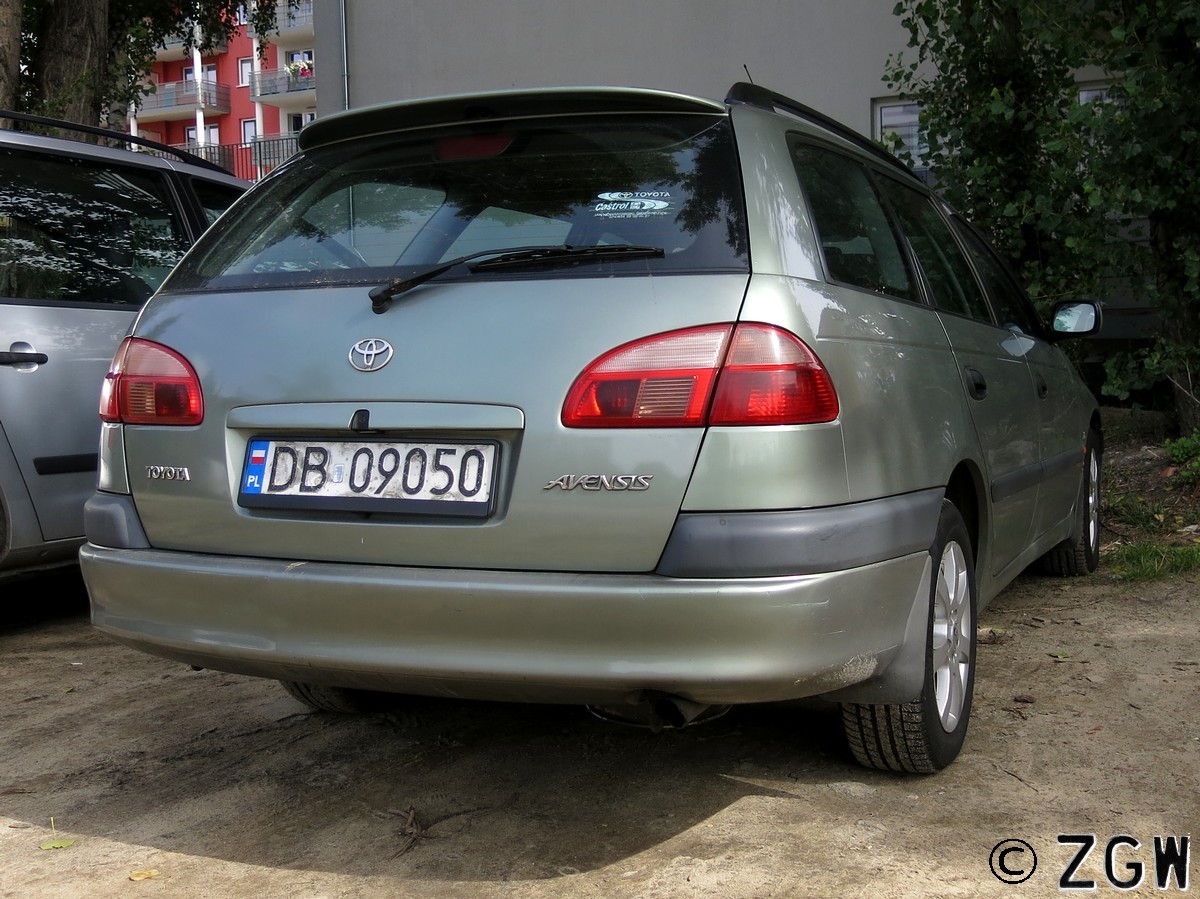 DB 09050, Toyota Avensis 1st gen Wagon (T220), 1997–2003