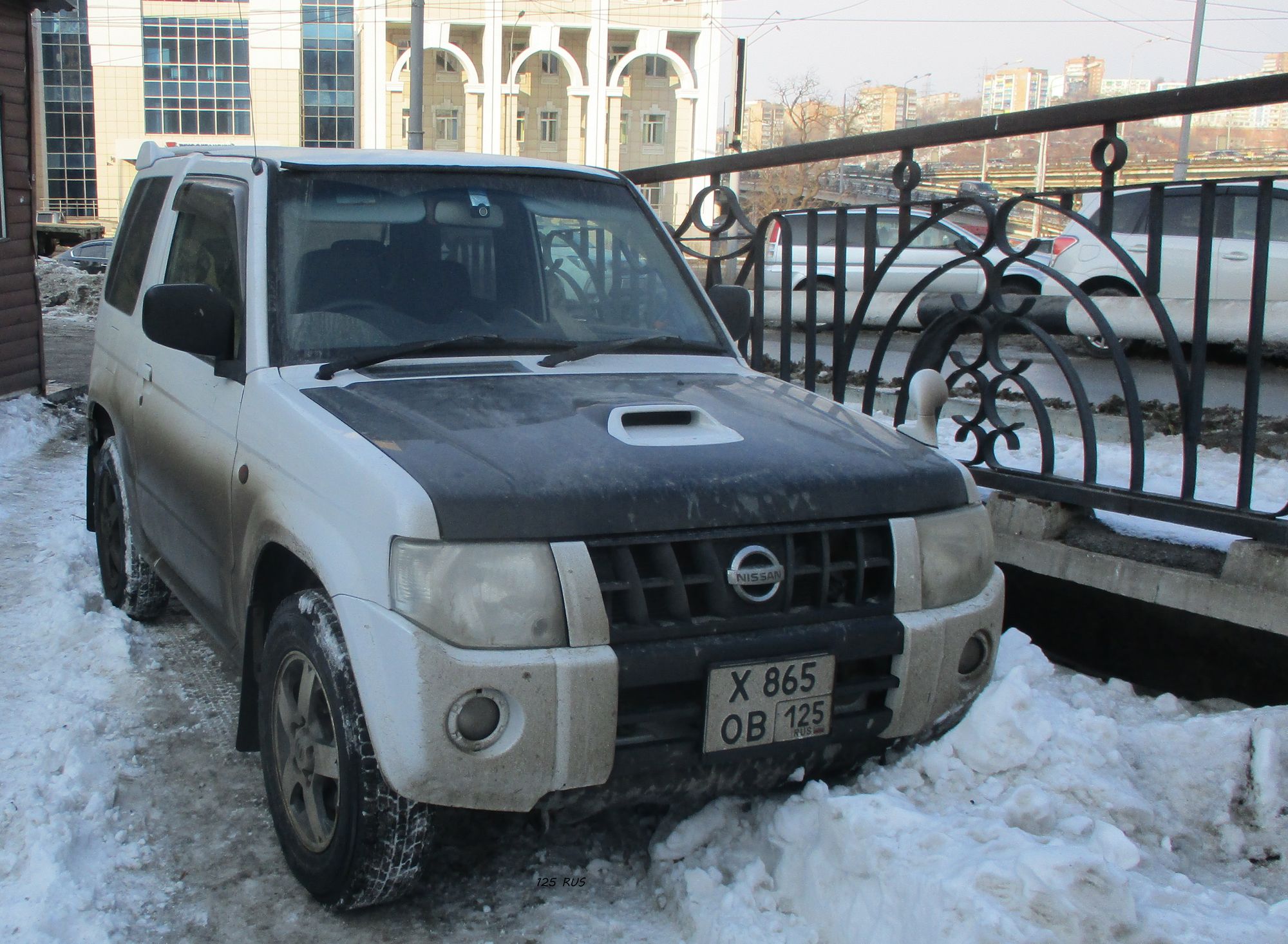 х 865 ов 125, Nissan Kix 1st gen (H59), 2008–2012