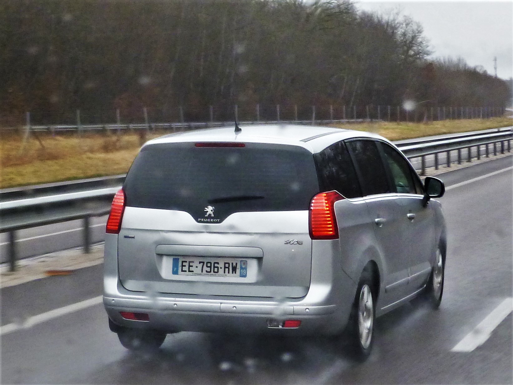EE-796-RW, Peugeot 5008 1st gen MPV (T87), facelift, 2013–2016