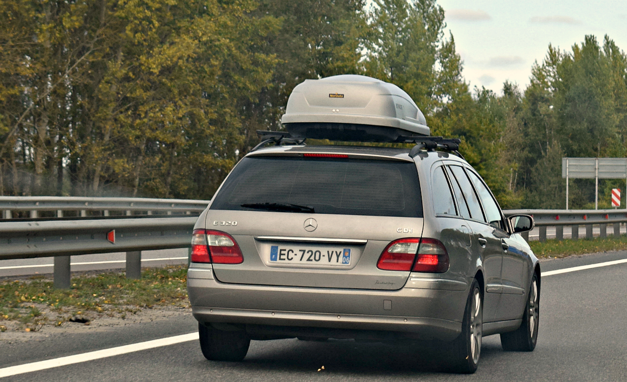 EC-720-VY, Mercedes-Benz E-Klasse 3rd gen Wagon (S211), 2002­–2009