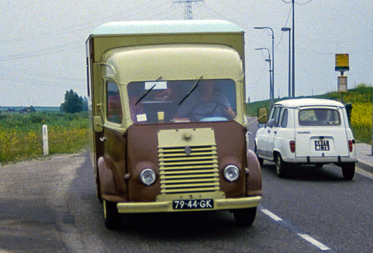 79-44-GK, Renault Goélette 1st gen, 1956–1965