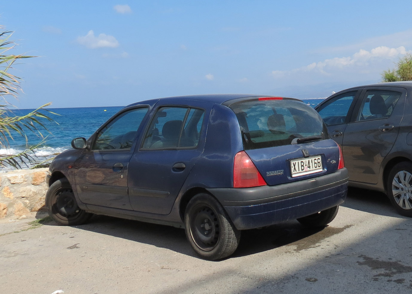 XIB-4166, Renault Clio 2nd gen 5-door Hatch (B65), 1998–2001 (–2003 for LATAM-market)