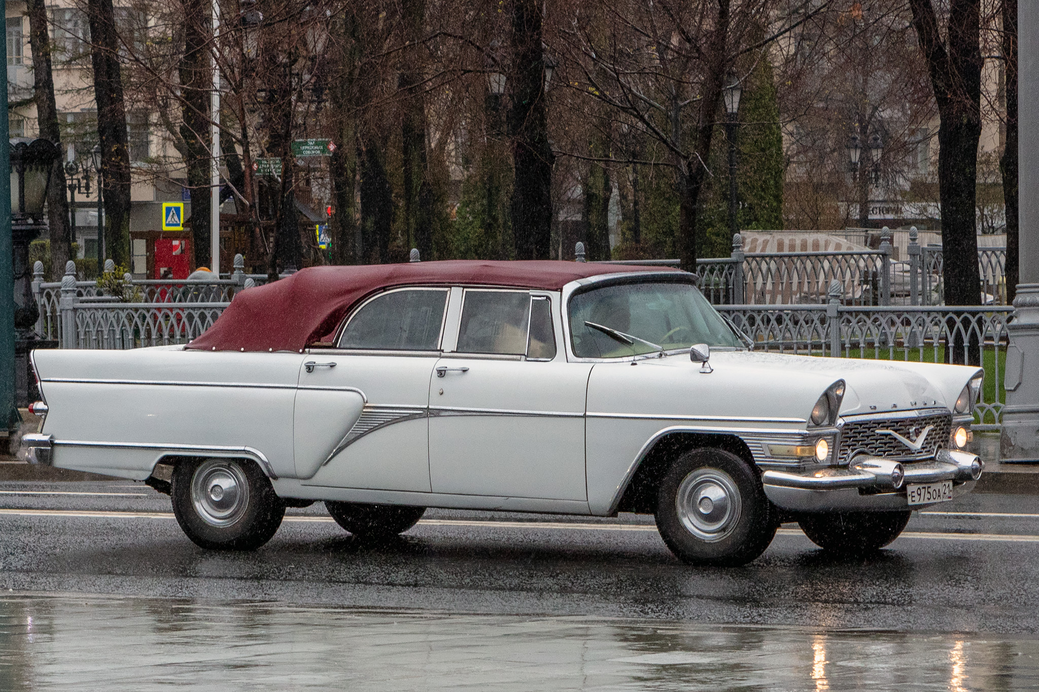 е 975 оа 21, GAZ 13 Чайка 13Б Cabriolet/Phaeton, 1961–1962