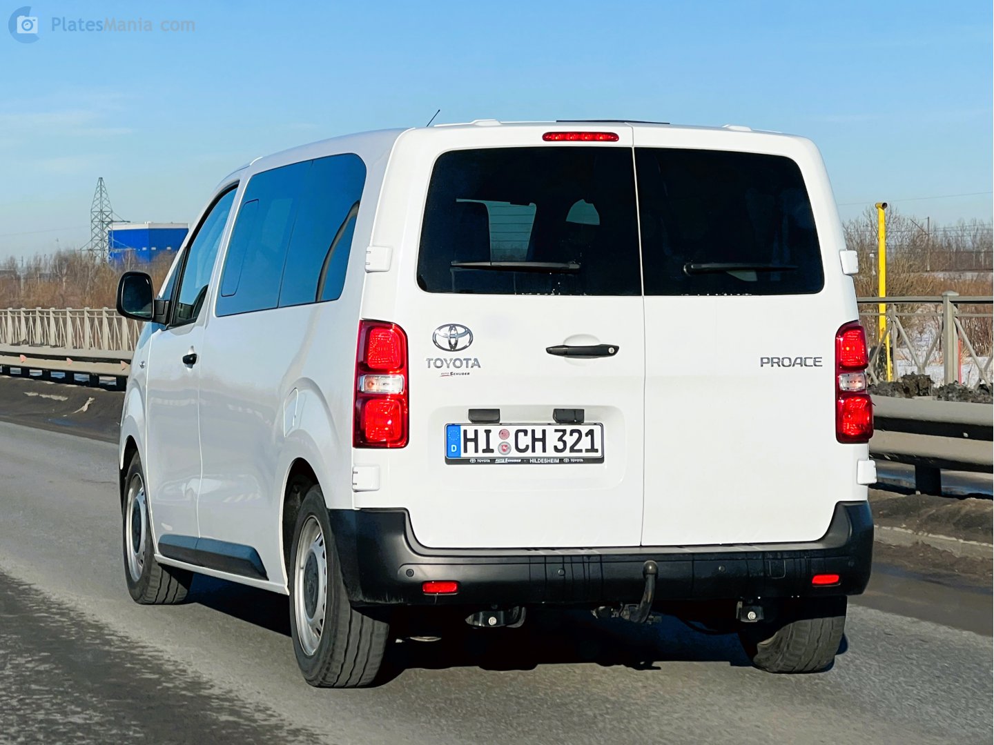 HI CH 321, Toyota ProAce 2nd gen Verso Passenger Van (K0), 2016­–2024