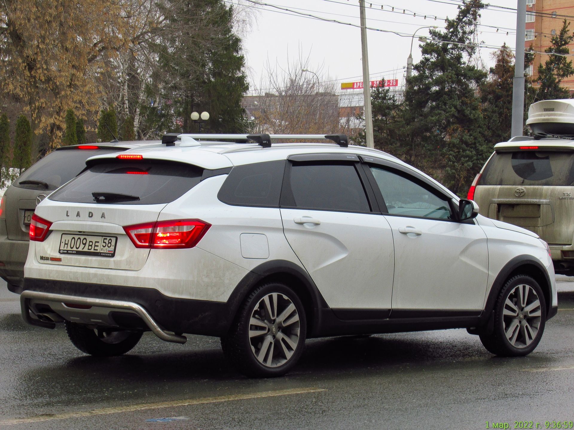 н 009 ве 58, Lada (VAZ) Vesta 1st gen SW Cross (GFK), 2017–2022
