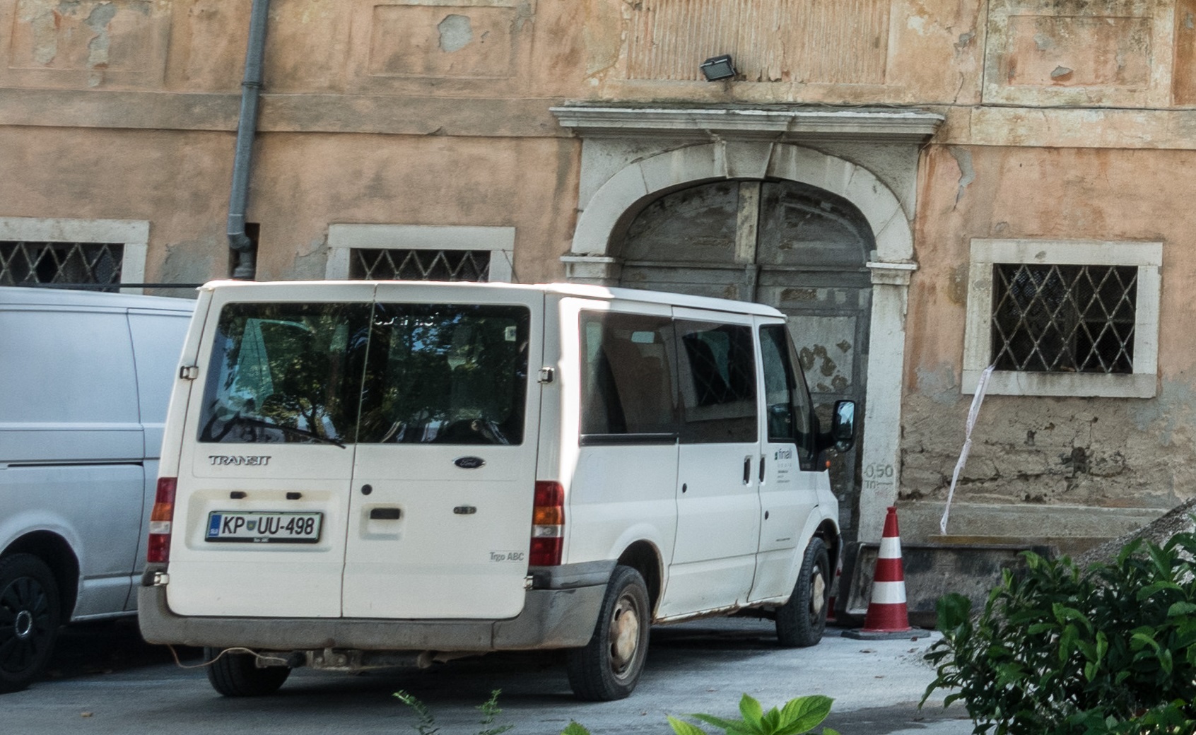 KP UU-498, Ford Transit 3rd gen Van (V184/V185), 2000–2006