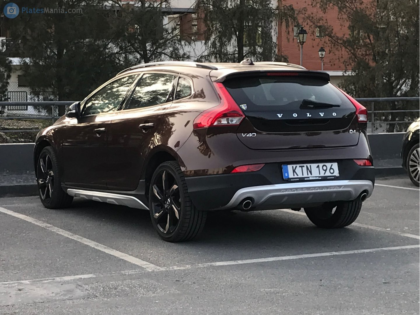 KTN 196, Volvo V40 2nd gen Cross Country (526), 2013–2019