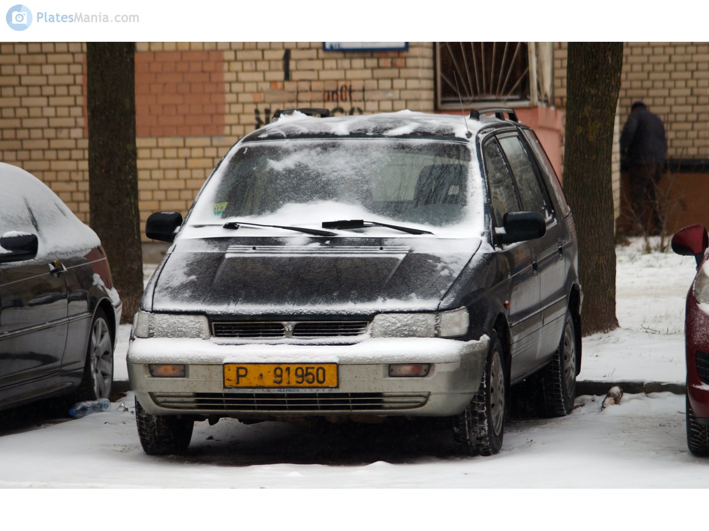 P 91950, Mitsubishi Space Wagon 2nd gen (N30/N40), 1991–1998