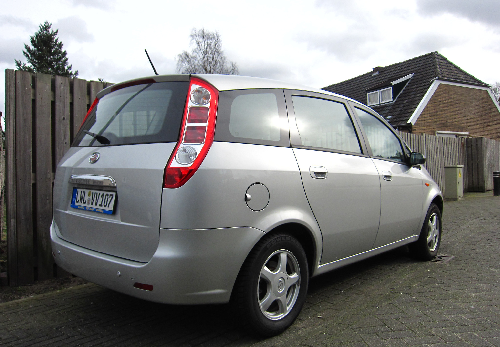 LWL VV 107, Landwind Fashion 