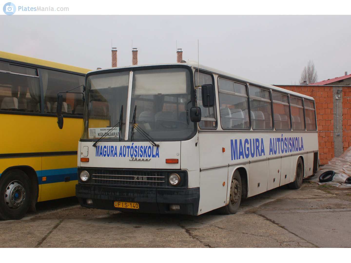 FIS-140, Ikarus 256 