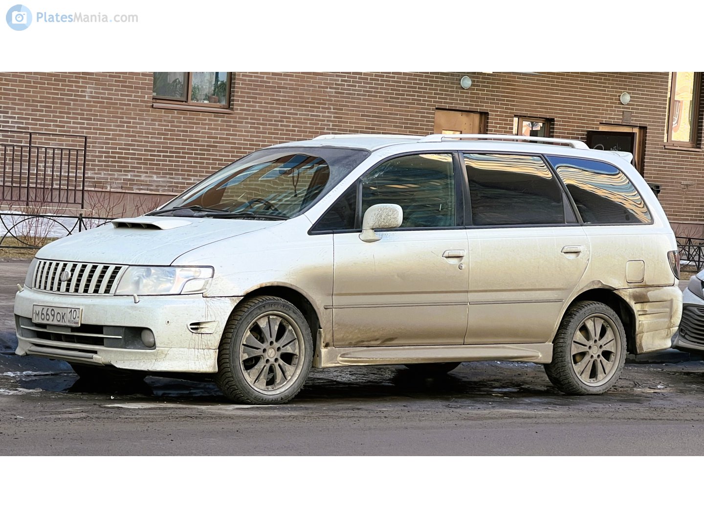 м 669 ок 10, Nissan Bassara 1st gen (JU30; JP-market), 1999–2003