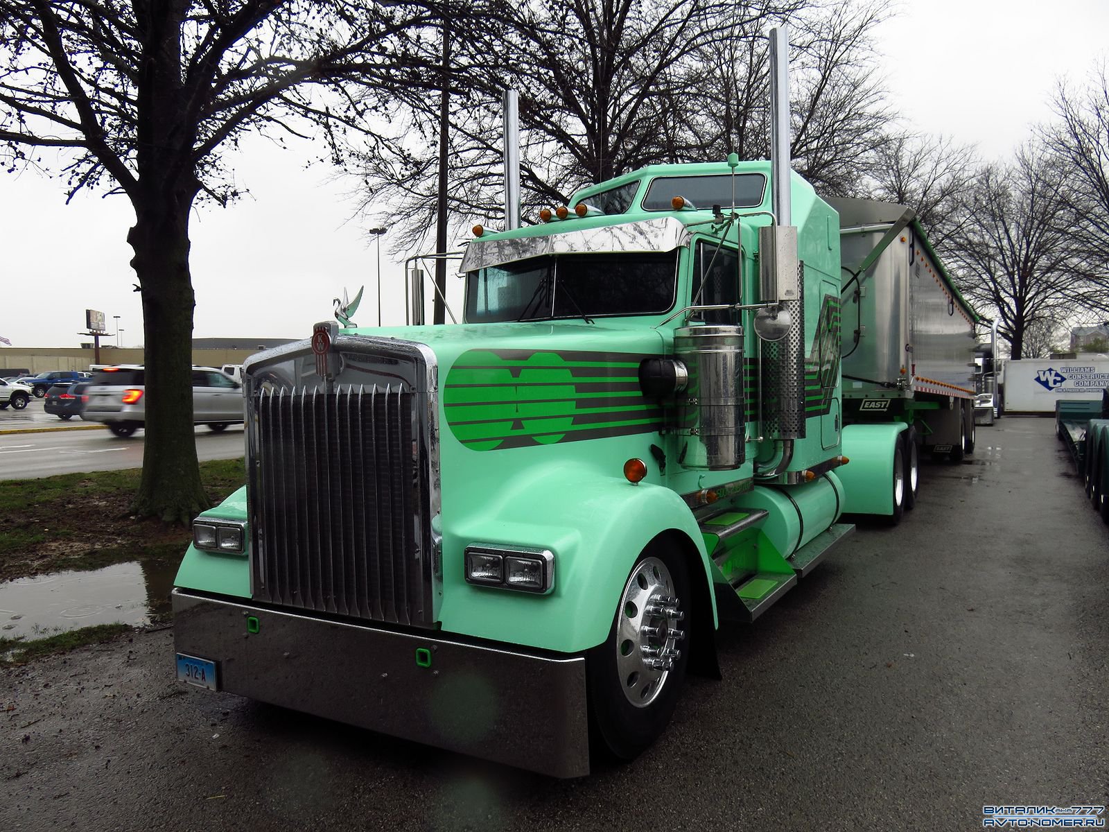 312-A, Kenworth W900 