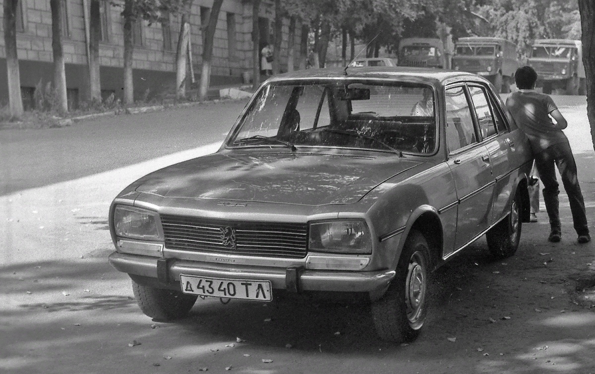 д 4340 ТЛ, Peugeot 504 1st gen Sedan (E), 1968–1983 (–1999 for LATAM-market, –2006 for African-market)