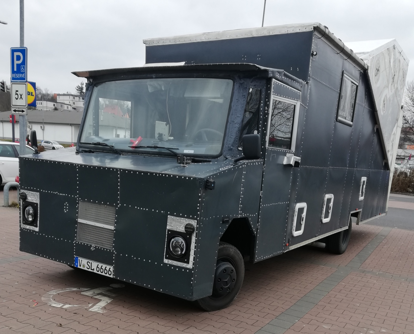 V SL 6666, Home-made vehicle 