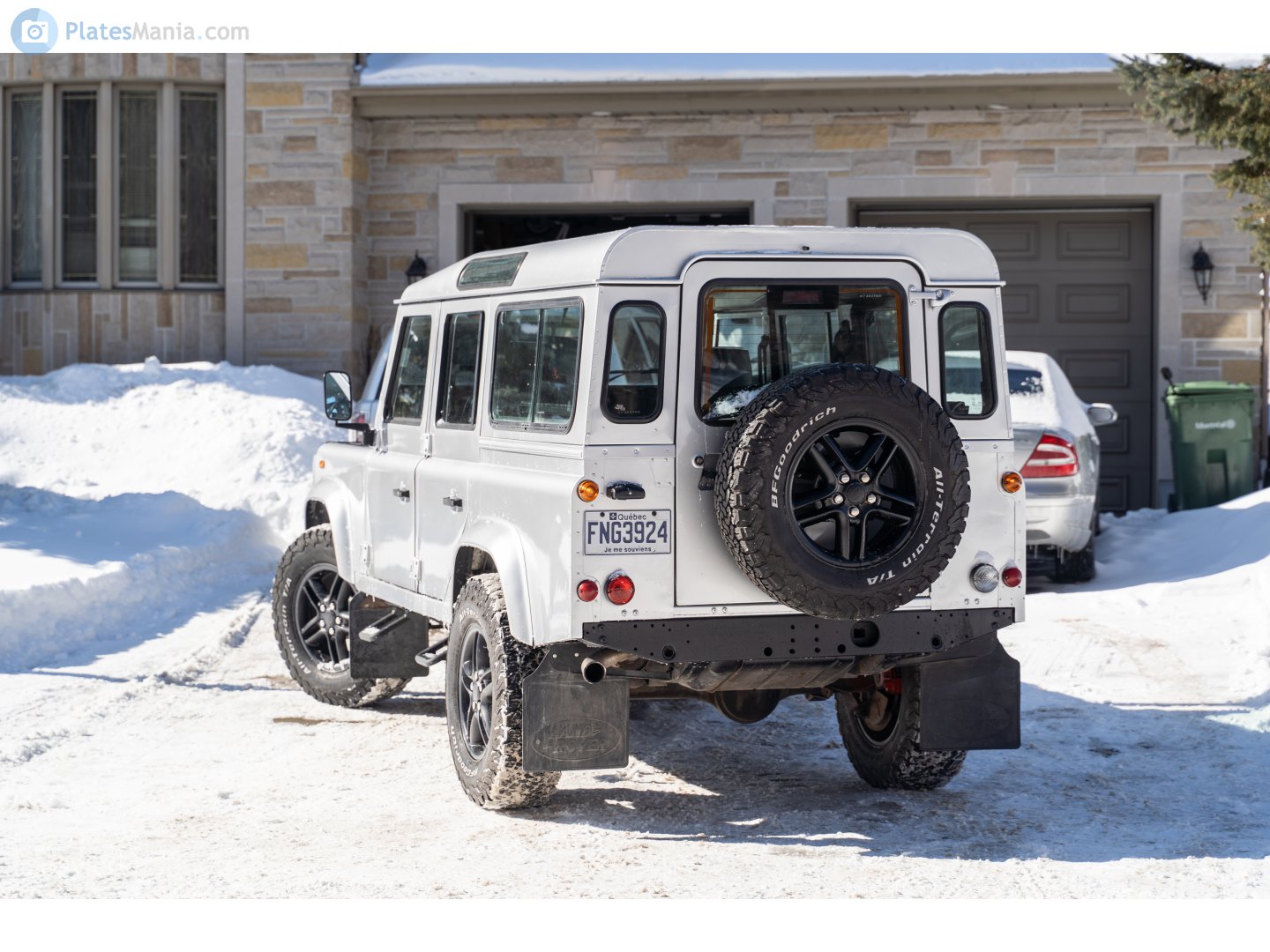 FNG3924, Land Rover Defender 1st gen 110