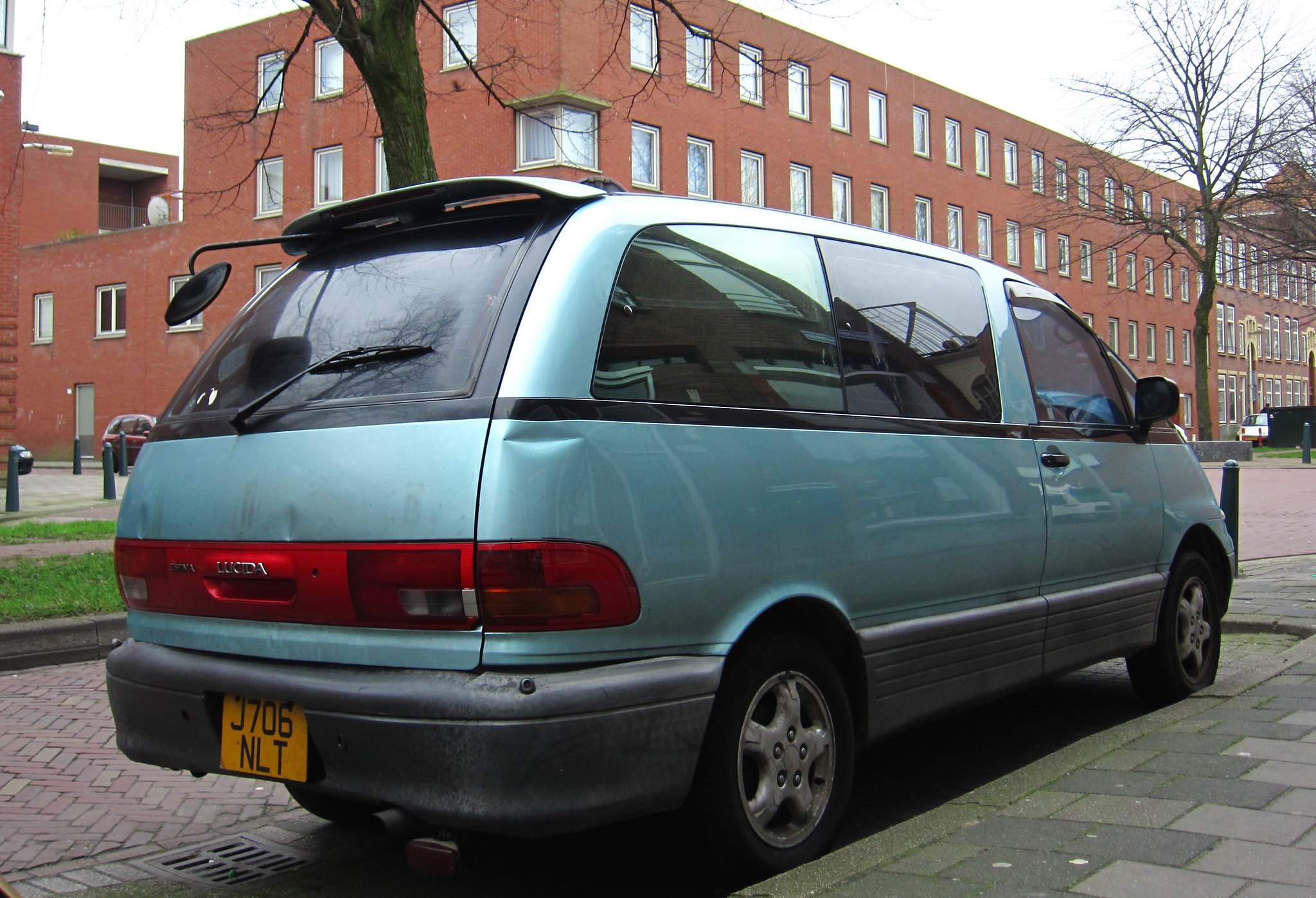 J706NLT, Toyota Estima 1st gen Estima Lucida (R10/R20), 1992–1999