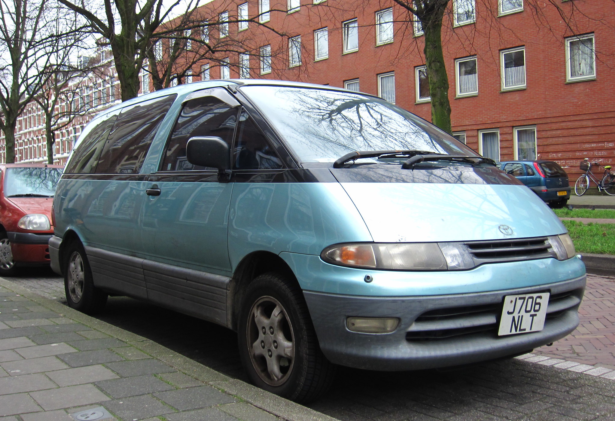 J706NLT, Toyota Estima 1st gen Estima Lucida (R10/R20), 1992–1999