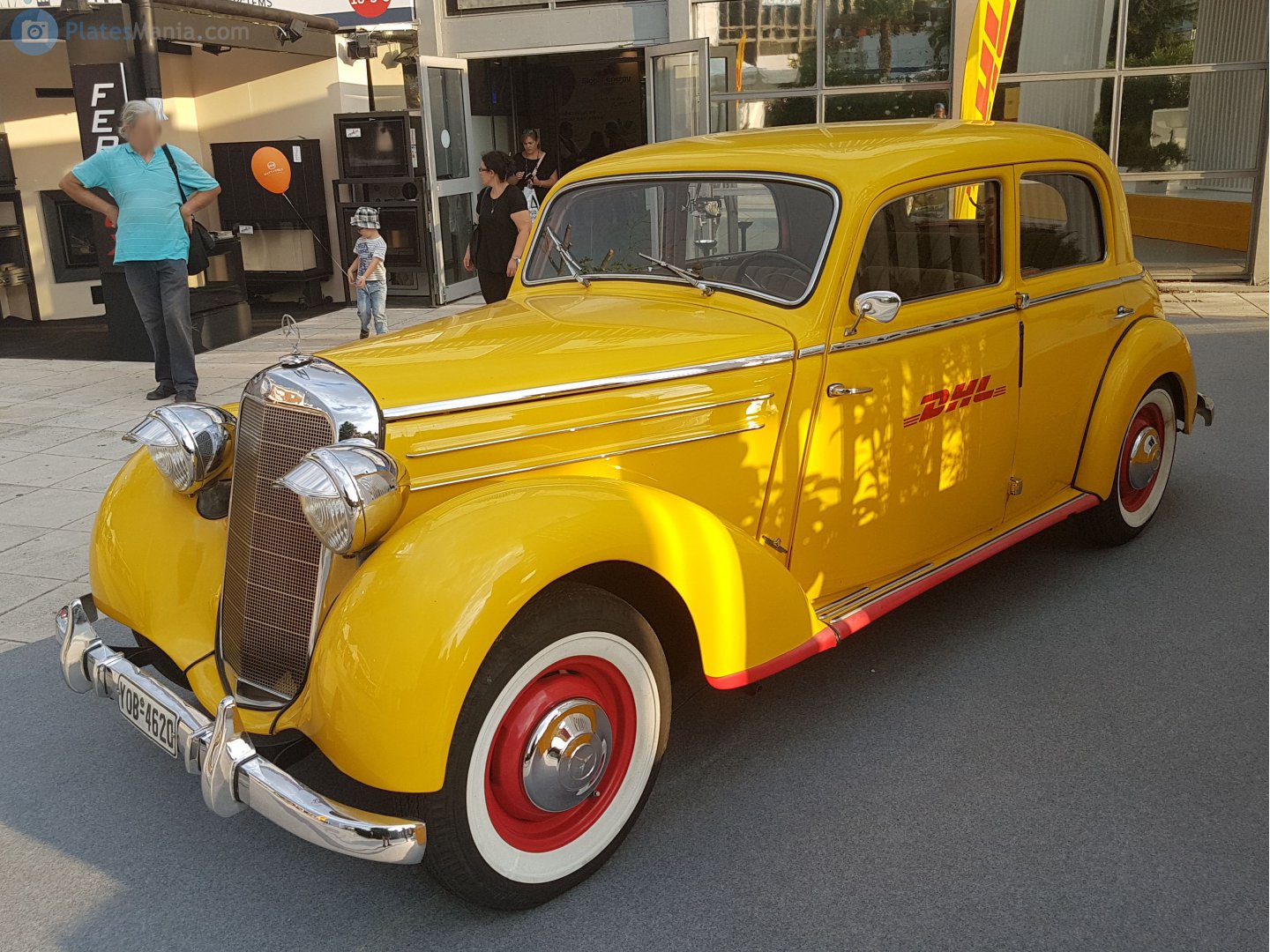 YOB-4620, Mercedes-Benz 260 